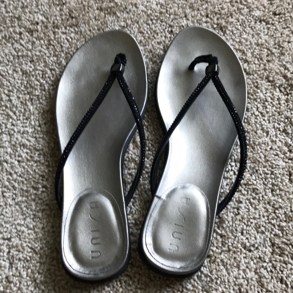 Black sequins sandals